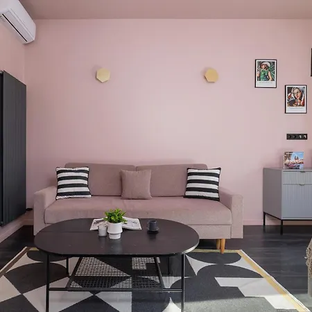 דירה In Cracow Center With Air Conditioning, Desk And Balcony By Renters *