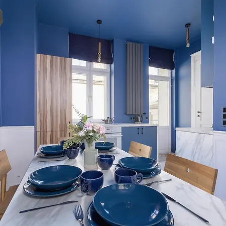 In Cracow Center With Air Conditioning, Desk And Balcony By Renters *